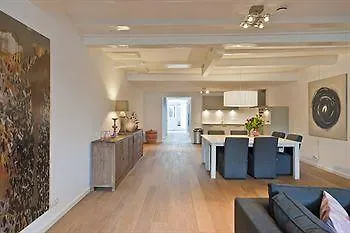 Captain Canalhouse Luxury *