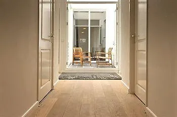 Captain Canalhouse Luxury *